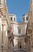 Noto, via Nicolaci e chiesa Montevergini 